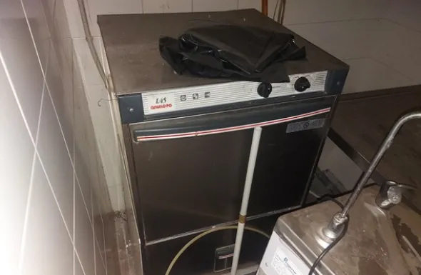 84#7922 Arredi e complementi di arredo per mensa aziendale