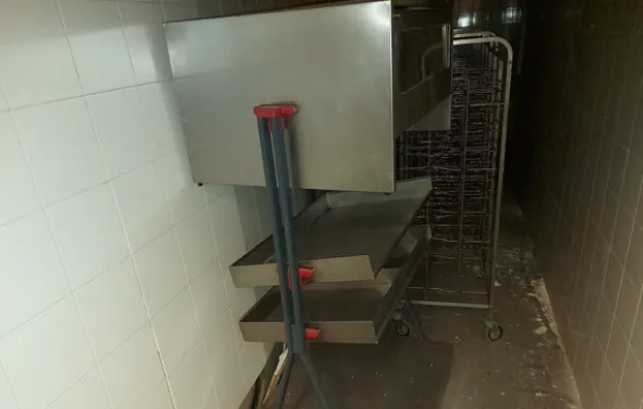 84#7922 Arredi e complementi di arredo per mensa aziendale