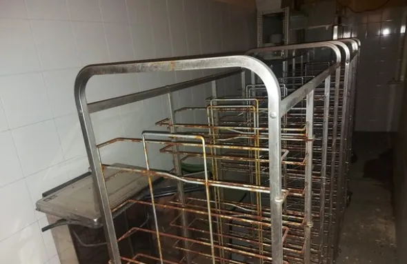 84#7922 Arredi e complementi di arredo per mensa aziendale
