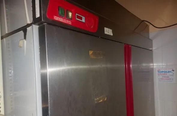 84#7922 Arredi e complementi di arredo per mensa aziendale