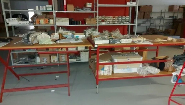 5#7345 Arredi ed attezzatura da ufficio