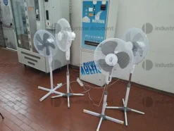 3#9770 Arredi ed attezzature per mensa