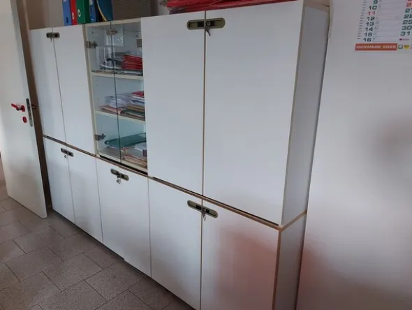 5#8080 Arredi ed attrezzatura da ufficio