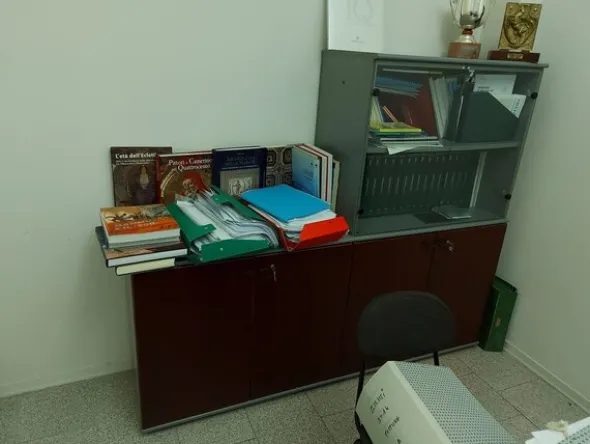 5#8080 Arredi ed attrezzatura da ufficio