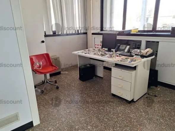112#9186 Arredi ed attrezzatura per ufficio