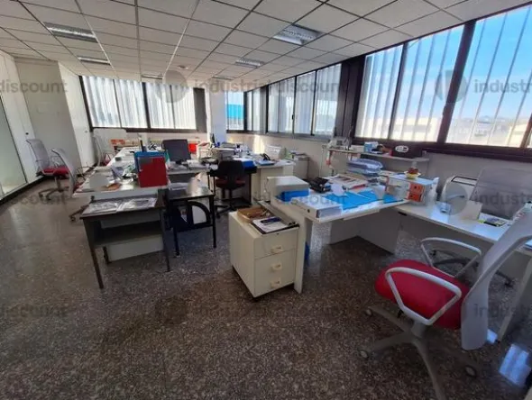112#9186 Arredi ed attrezzatura per ufficio