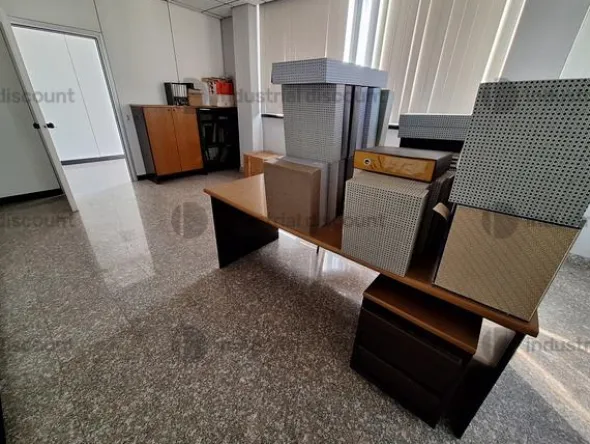 112#9186 Arredi ed attrezzatura per ufficio