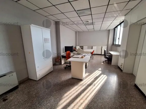 112#9186 Arredi ed attrezzatura per ufficio