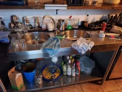 1#9102 Arredi ed attrezzature da cucina