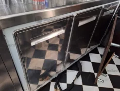 2#8808 Arredi ed attrezzature da laboratorio di pasticceria e prodotti da bar