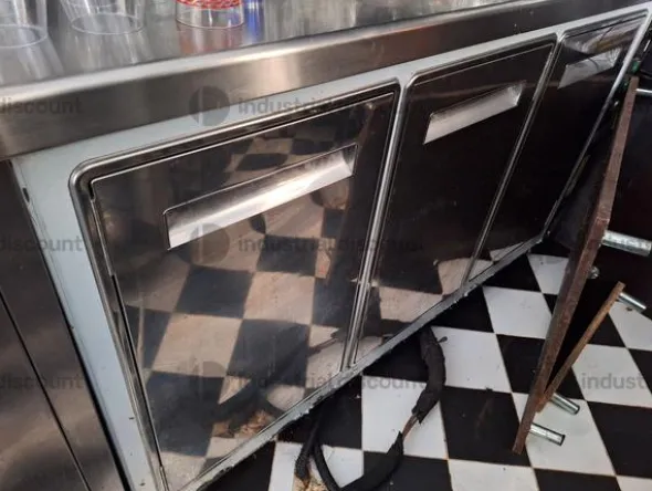 2#8808 Arredi ed attrezzature da laboratorio di pasticceria e prodotti da bar