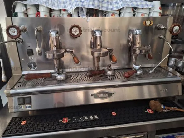 2#8808 Arredi ed attrezzature da laboratorio di pasticceria e prodotti da bar