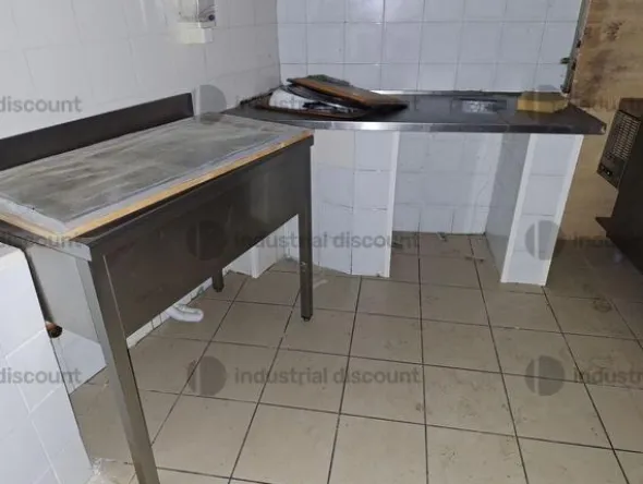 3#10023 Arredi ed attrezzature da ristorante