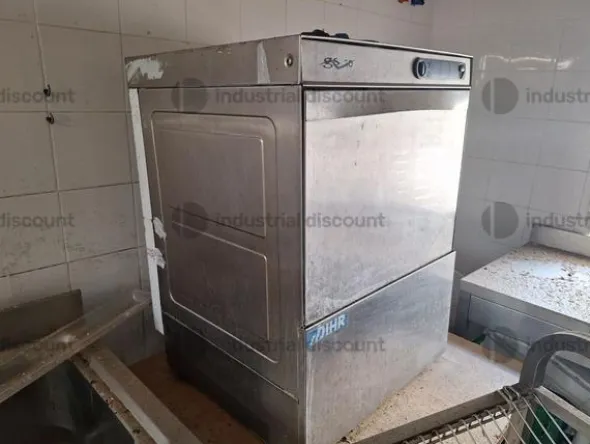 3#10023 Arredi ed attrezzature da ristorante