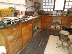 2#8425 Arredi ed attrezzature informatiche varie