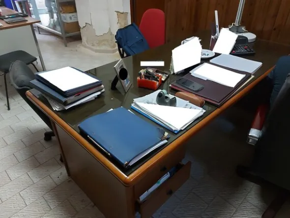 2#8425 Arredi ed attrezzature informatiche varie