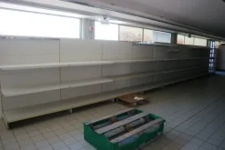 1#7252 Arredi ed attrezzature per supermercato