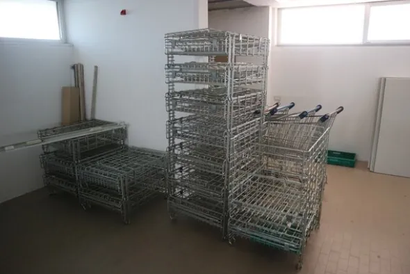 1#7252 Arredi ed attrezzature per supermercato