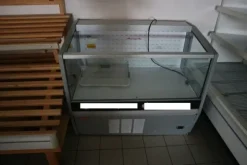 1#7252 Arredi ed attrezzature per supermercato