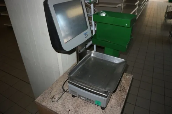 1#7252 Arredi ed attrezzature per supermercato