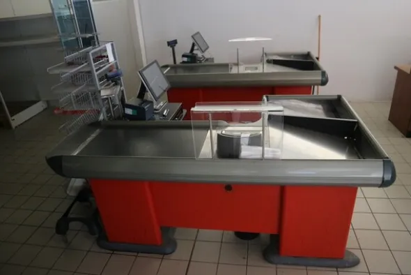 1#7252 Arredi ed attrezzature per supermercato