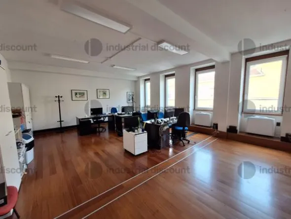 1#9493 Arredi ed attrezzature ufficio