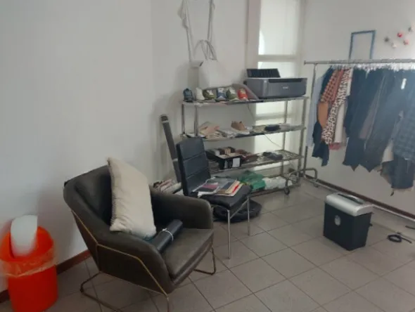 1#8503 Arredi ed attrezzature varie per attivita' commerciale