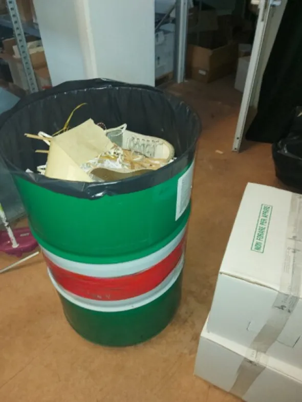 1#8503 Arredi ed attrezzature varie per attivita' commerciale