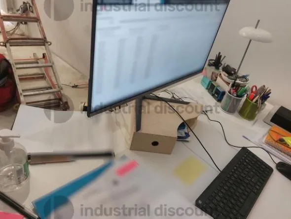 6#8673 Arredi e Macchine elettroniche da ufficio