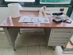 21#8242 Arredi e macchine elettroniche da ufficio.