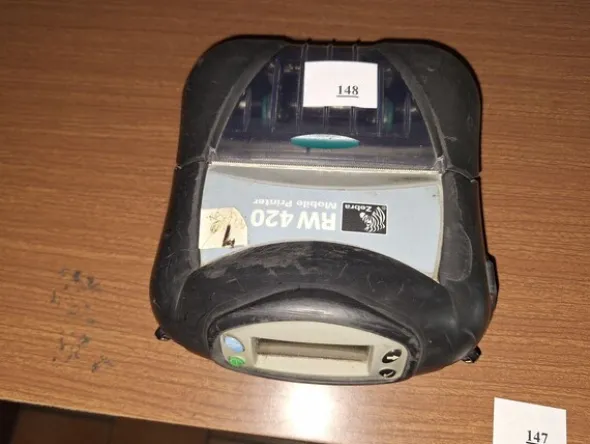 21#8242 Arredi e macchine elettroniche da ufficio.