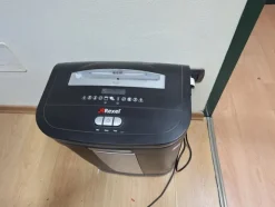 21#8242 Arredi e macchine elettroniche da ufficio.