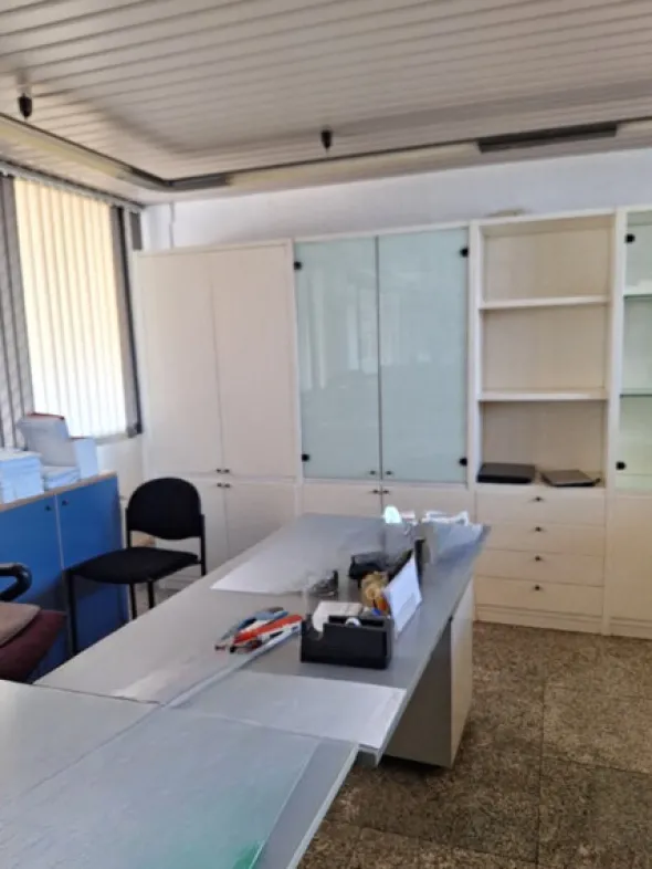 1#8510 Arredi e macchine elettroniche da ufficio