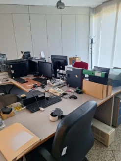 1#8510 Arredi e macchine elettroniche da ufficio