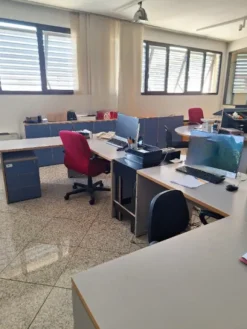 1#8510 Arredi e macchine elettroniche da ufficio