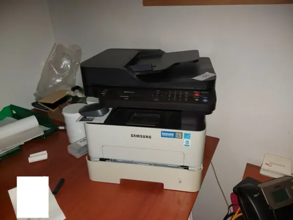 2#8012 Arredi per ufficio e attrezzature informatiche