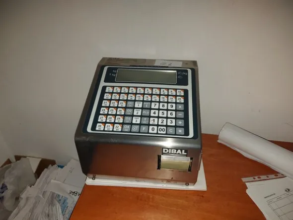 2#8012 Arredi per ufficio e attrezzature informatiche