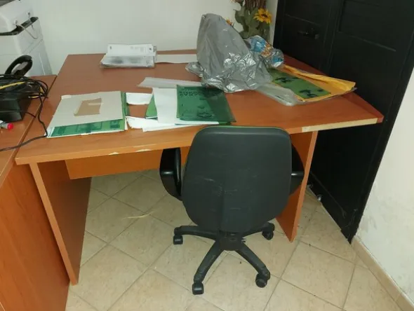 2#8012 Arredi per ufficio e attrezzature informatiche