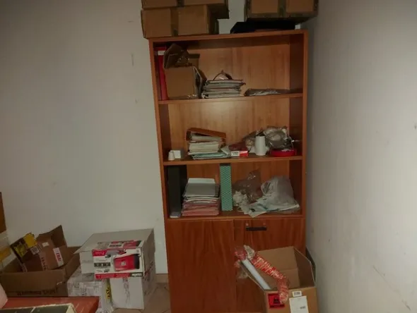 2#8012 Arredi per ufficio e attrezzature informatiche