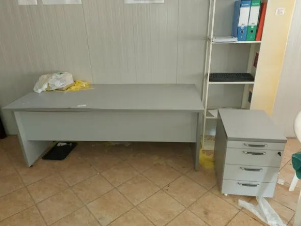 2#8012 Arredi per ufficio e attrezzature informatiche