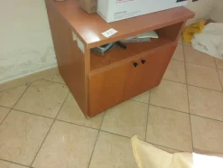 2#8012 Arredi per ufficio e attrezzature informatiche