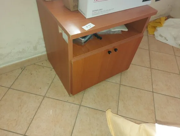 2#8012 Arredi per ufficio e attrezzature informatiche