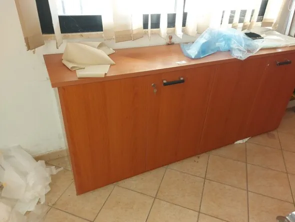 2#8012 Arredi per ufficio e attrezzature informatiche