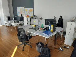 1#8119 Arredi per ufficio e negozio