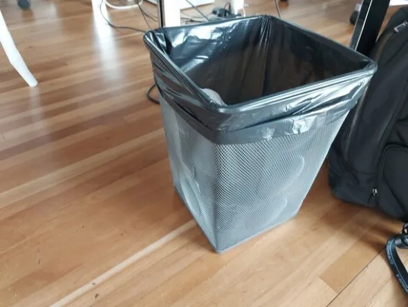 1#8119 Arredi per ufficio e negozio