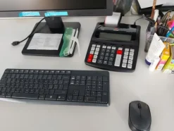 1#8119 Arredi per ufficio e negozio