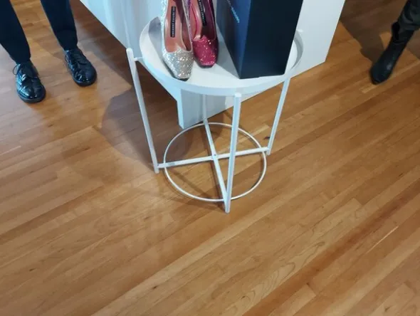 1#8119 Arredi per ufficio e negozio