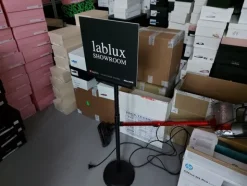 1#8119 Arredi per ufficio e negozio