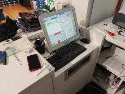1#8119 Arredi per ufficio e negozio