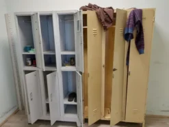 10#8011 Arredi per ufficio e spogliatoi